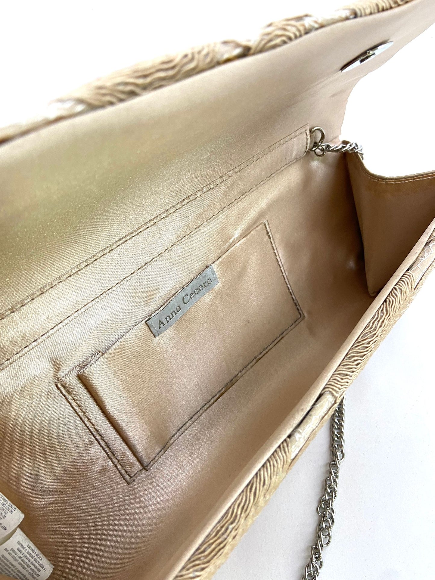 Pochette a mano ricami nude con tracolla